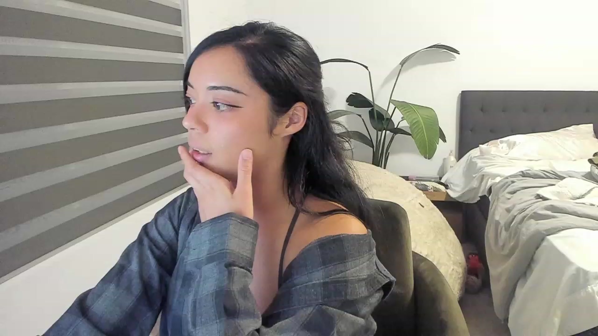 Gallery image thumbnail from Nami_'s myfreecams stream on, 09/13/2023, 05:58 image 1 of 20