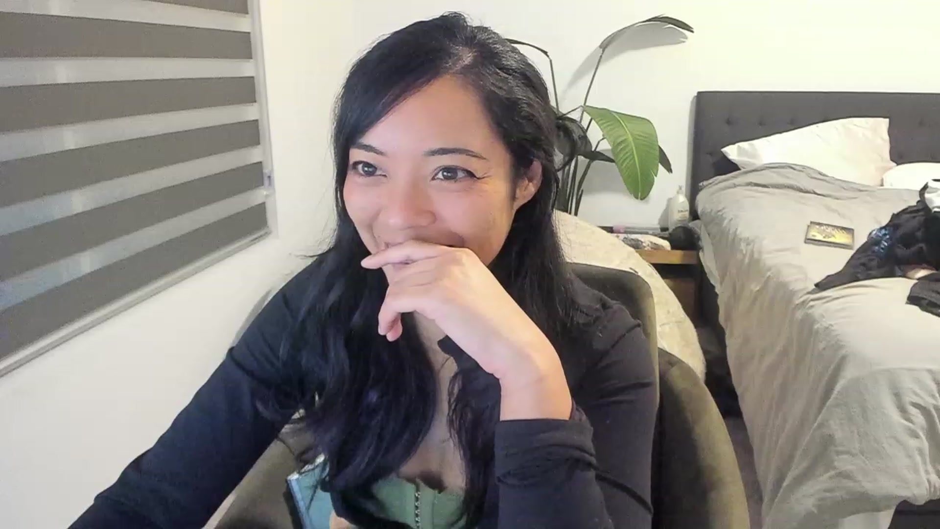 Gallery image thumbnail from Nami_'s myfreecams stream on, 09/15/2023, 03:05 image 17 of 20