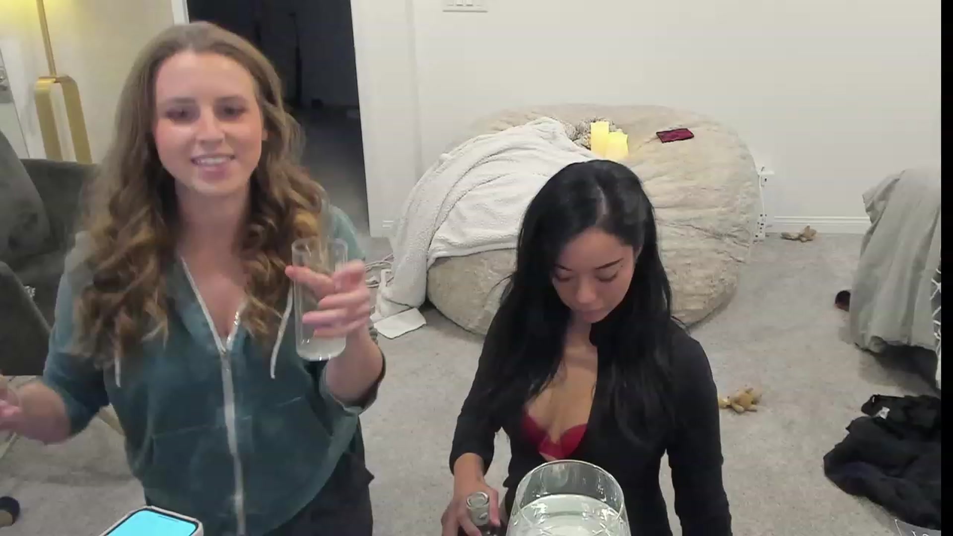 Gallery image thumbnail from Nami_'s myfreecams stream on, 11/10/2023, 01:17 image 6 of 20