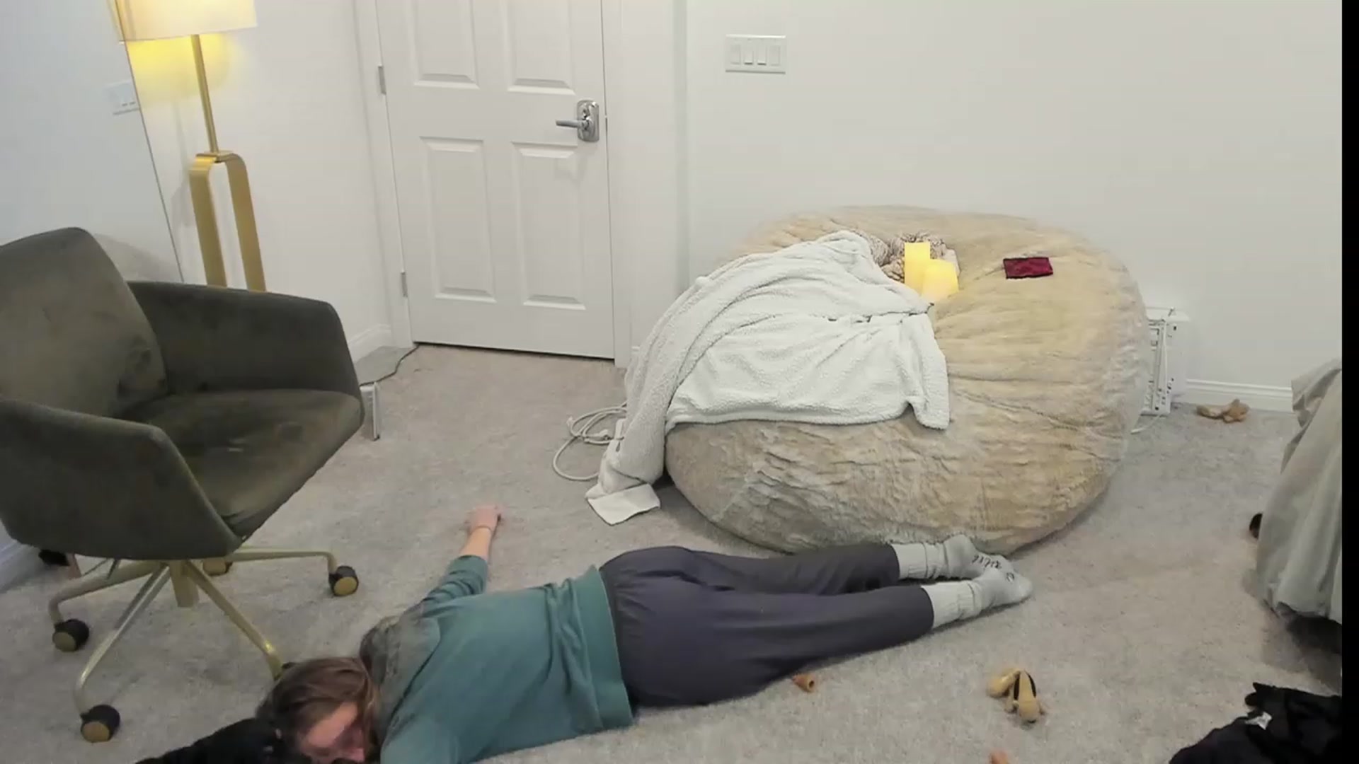 Gallery image thumbnail from Nami_'s myfreecams stream on, 11/10/2023, 01:17 image 1 of 20