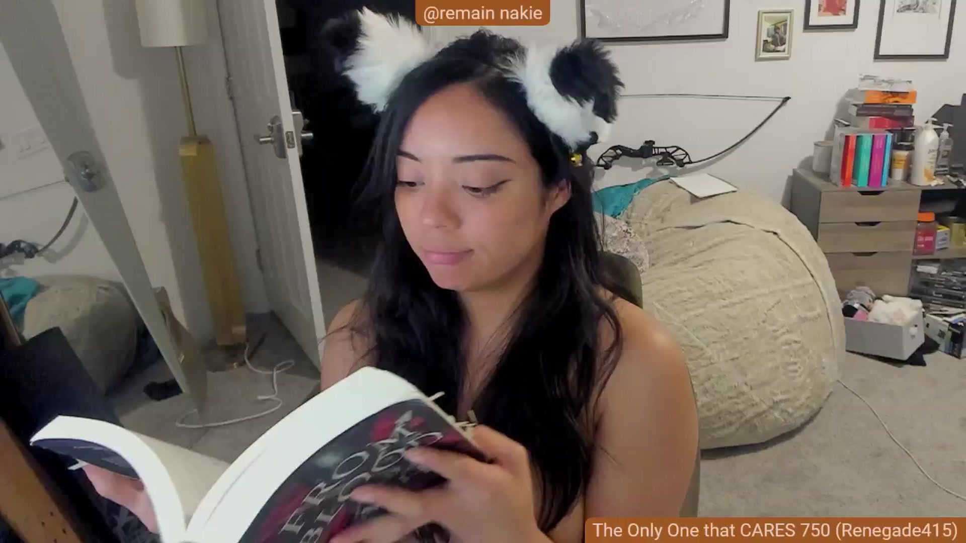 Gallery image thumbnail from Nami_'s myfreecams stream on, 04/21/2024, 07:37 image 4 of 20