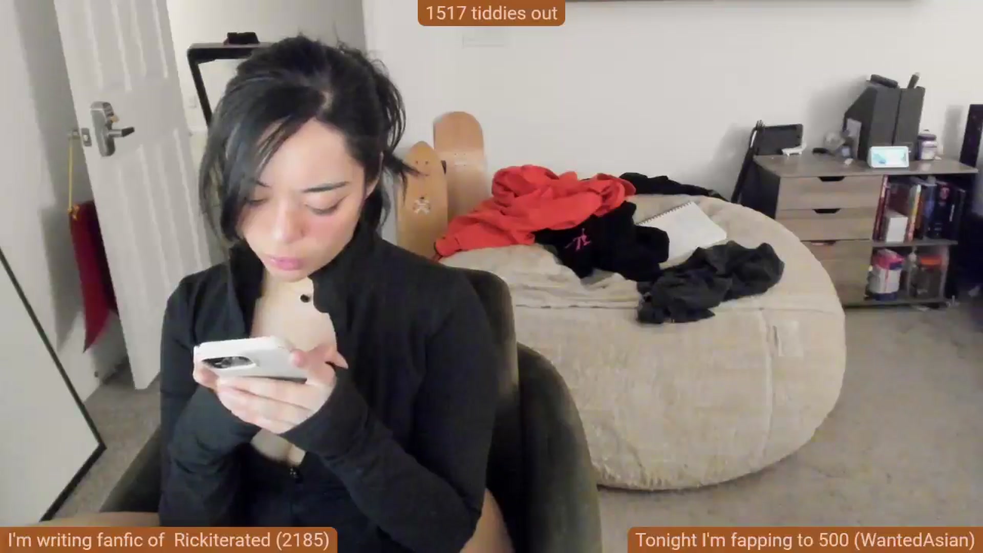 Gallery image thumbnail from Nami_'s myfreecams stream on, 04/16/2025, 08:19 image 18 of 20