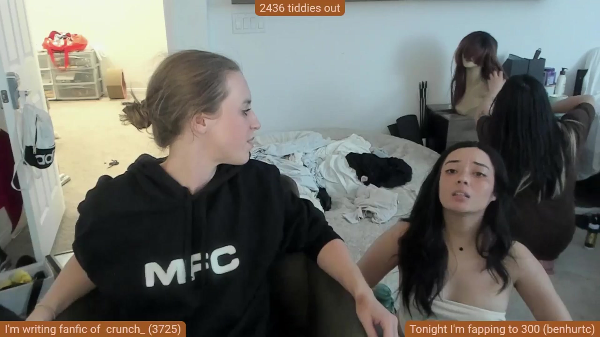 Gallery image thumbnail from Nami_'s myfreecams stream on, 06/27/2025, 06:16 image 14 of 20