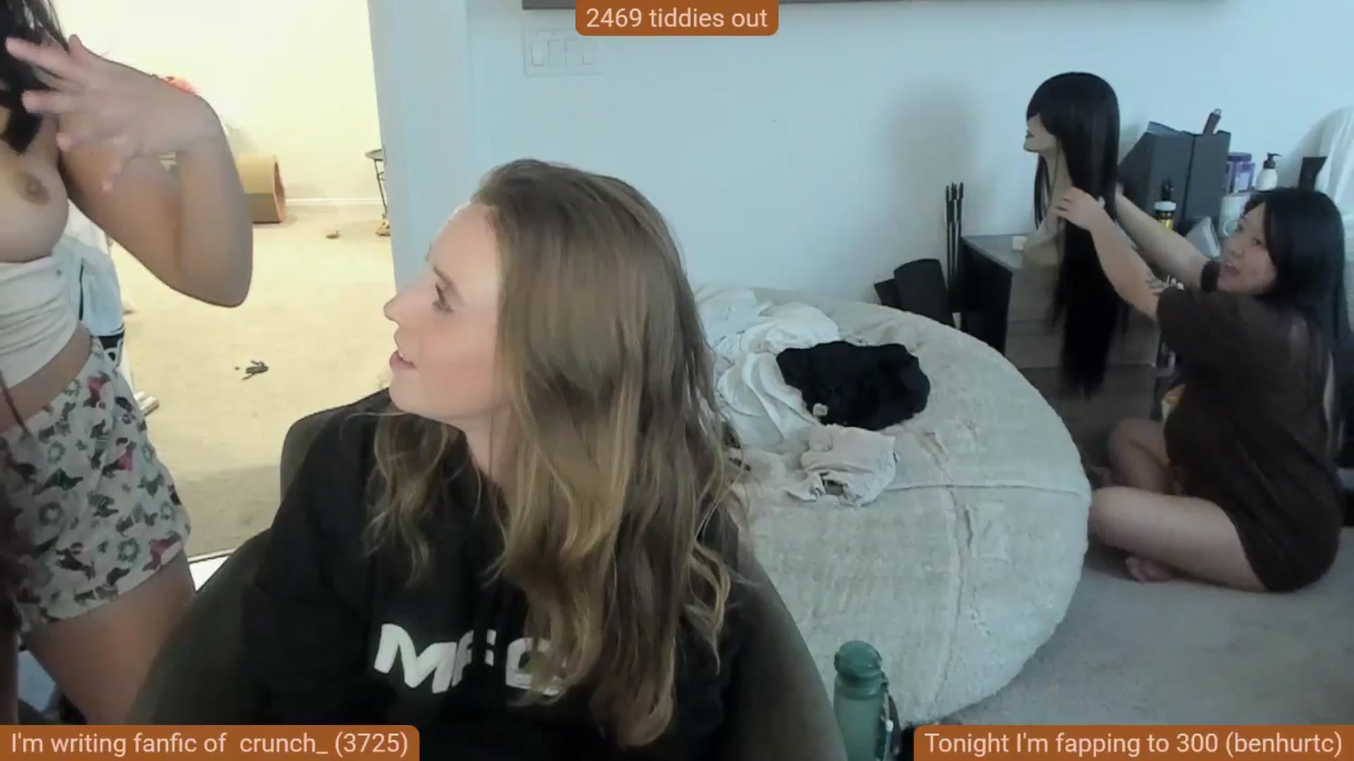 Gallery image thumbnail from Nami_'s myfreecams stream on, 06/27/2025, 06:16 image 6 of 20