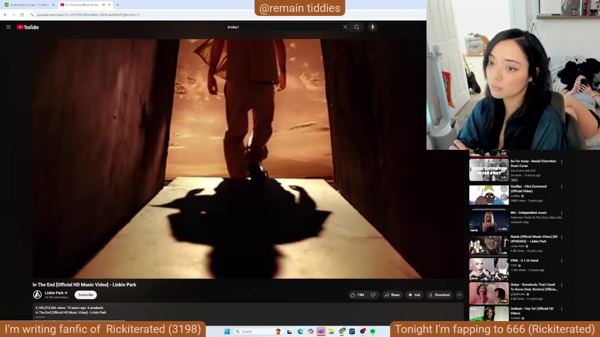 Gallery image thumbnail from Nami_'s myfreecams stream on, 09/20/2025, 09:02 image 18 of 20
