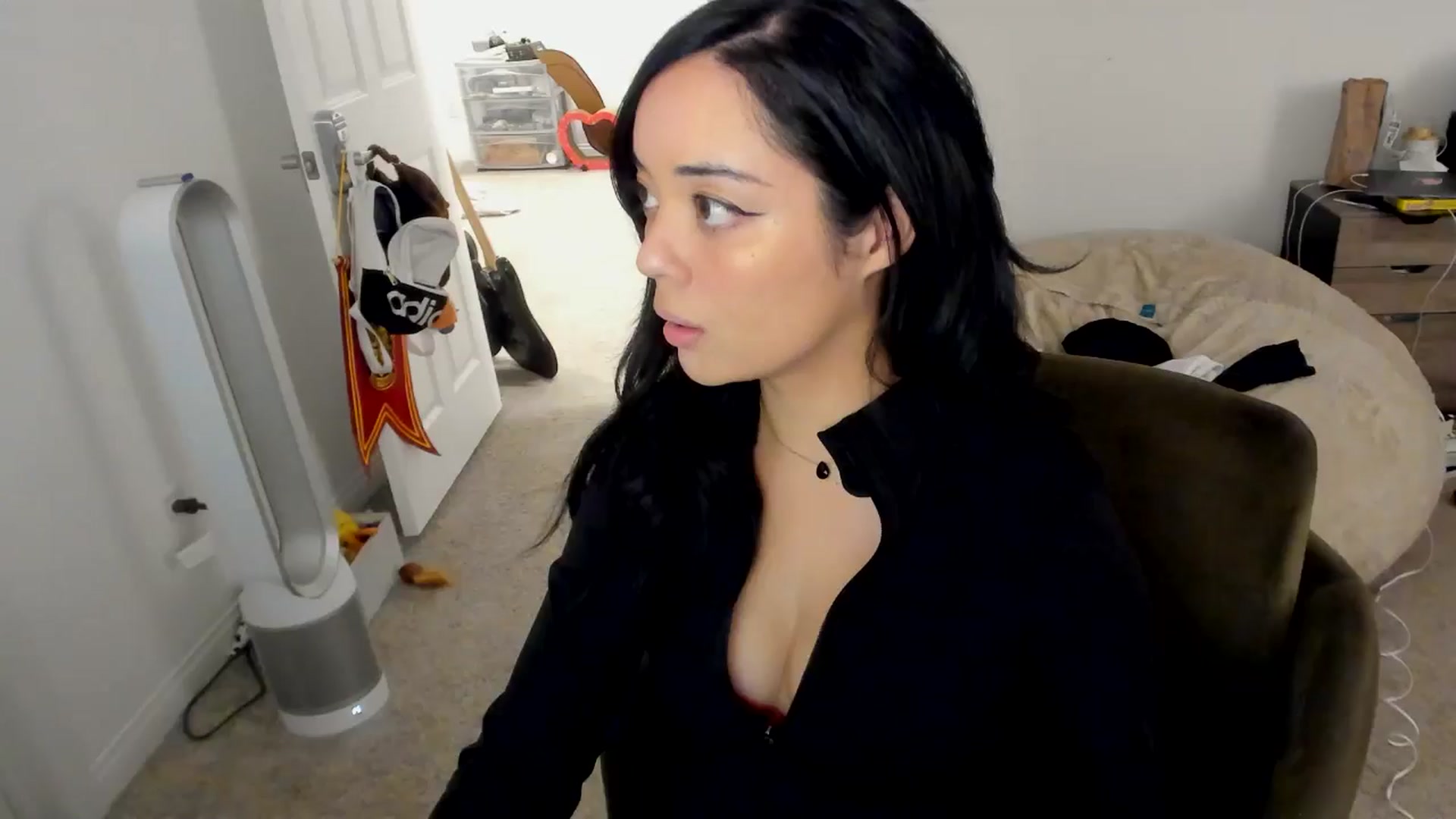 Gallery image thumbnail from Nami_'s myfreecams stream on, 10/02/2025, 07:43 image 1 of 20