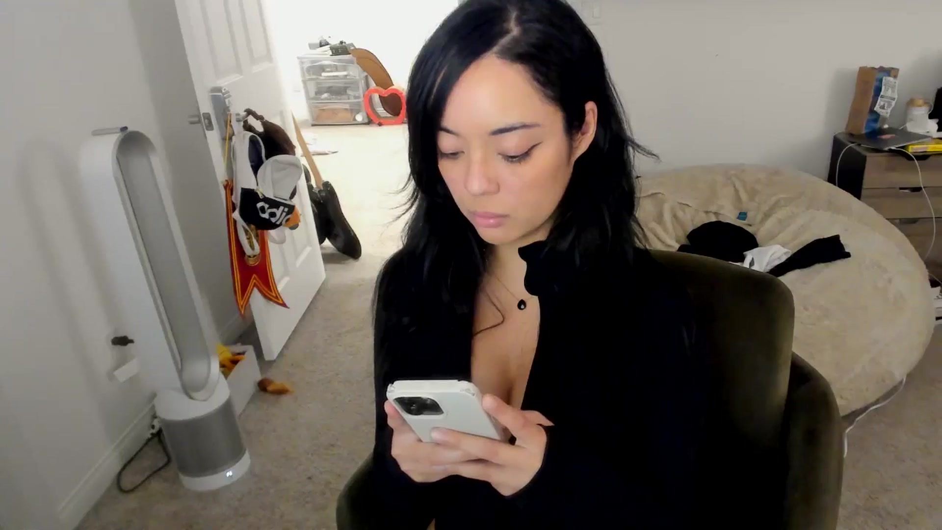 Gallery image thumbnail from Nami_'s myfreecams stream on, 10/02/2025, 07:43 image 9 of 20