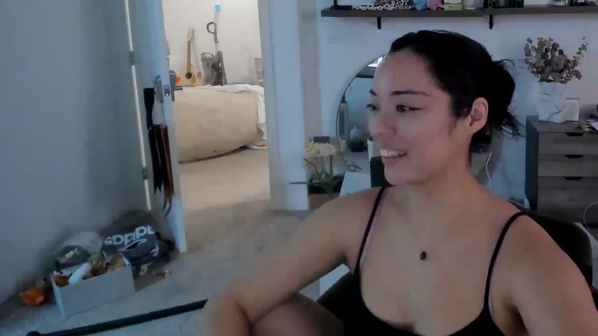 Gallery image thumbnail from Nami_'s myfreecams stream on, 03/27/2026, 08:02 image 16 of 20
