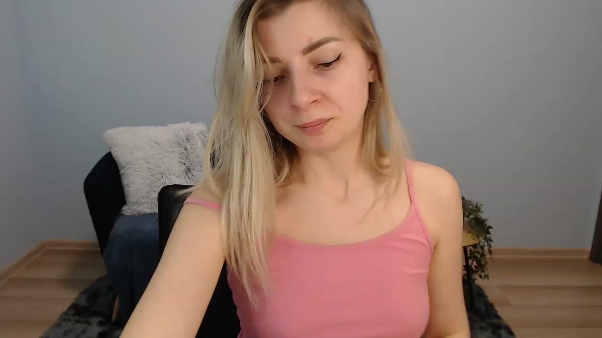 Gallery image thumbnail from NanaFox's myfreecams stream on, 11/25/2022, 09:31 image 9 of 20