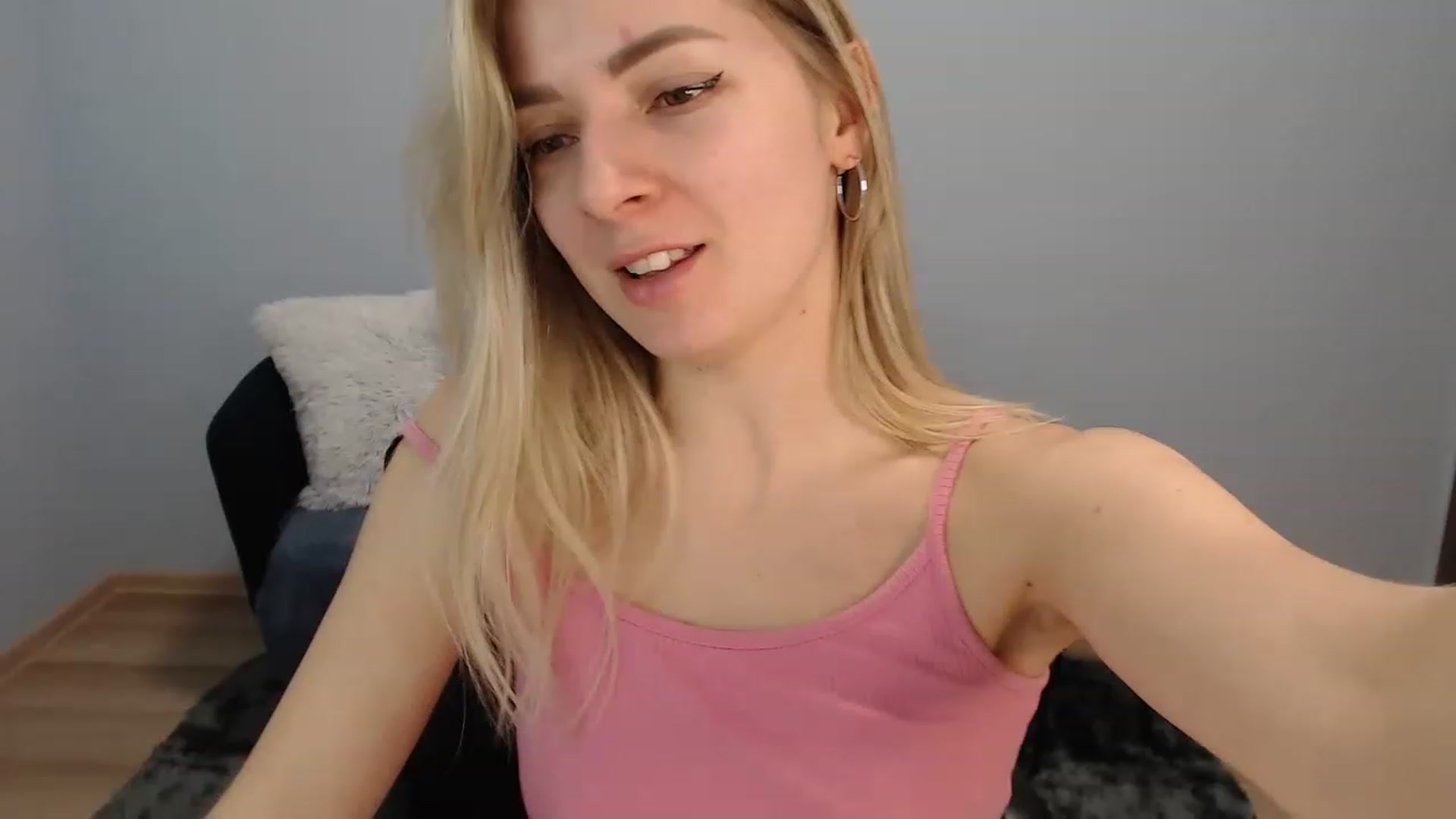Gallery image thumbnail from NanaFox's myfreecams stream on, 11/25/2022, 09:31 image 10 of 20
