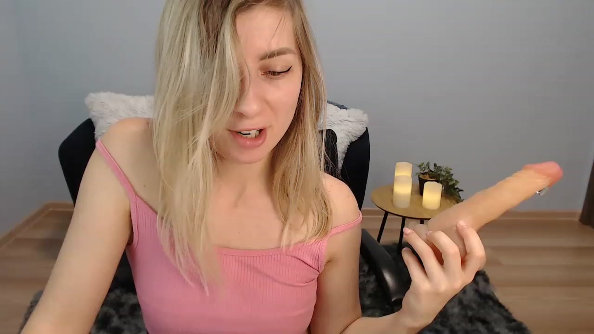Gallery image thumbnail from NanaFox's myfreecams stream on, 11/25/2022, 12:46 image 16 of 20