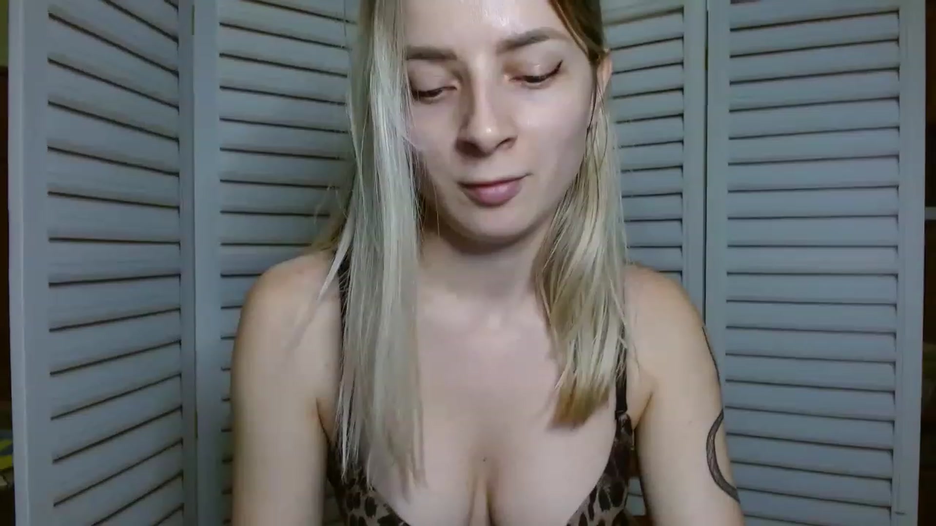 Gallery image thumbnail from NanaFox's myfreecams stream on, 12/08/2022, 20:38 image 4 of 20