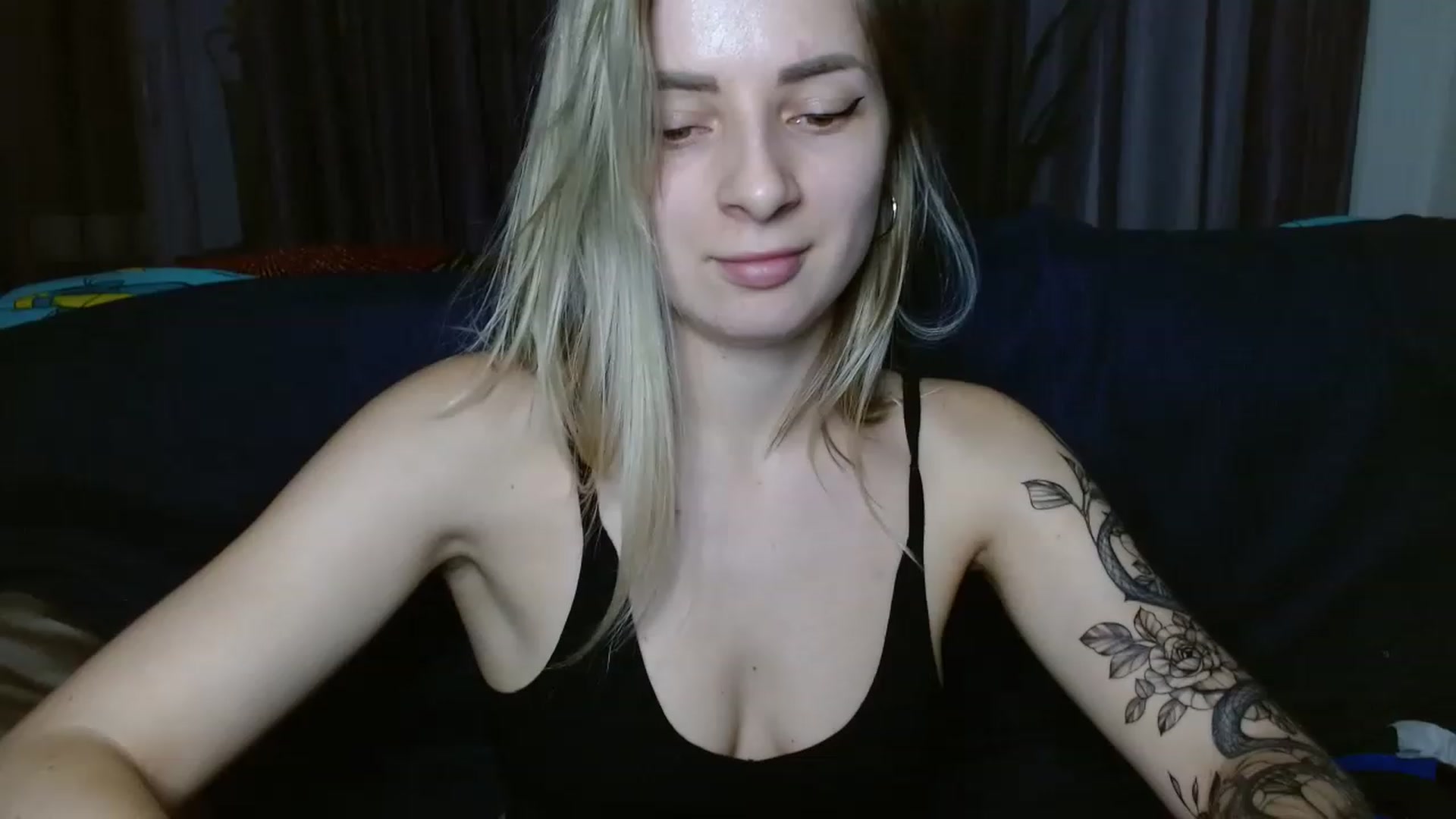 Gallery image thumbnail from NanaFox's myfreecams stream on, 12/16/2022, 21:14 image 12 of 20