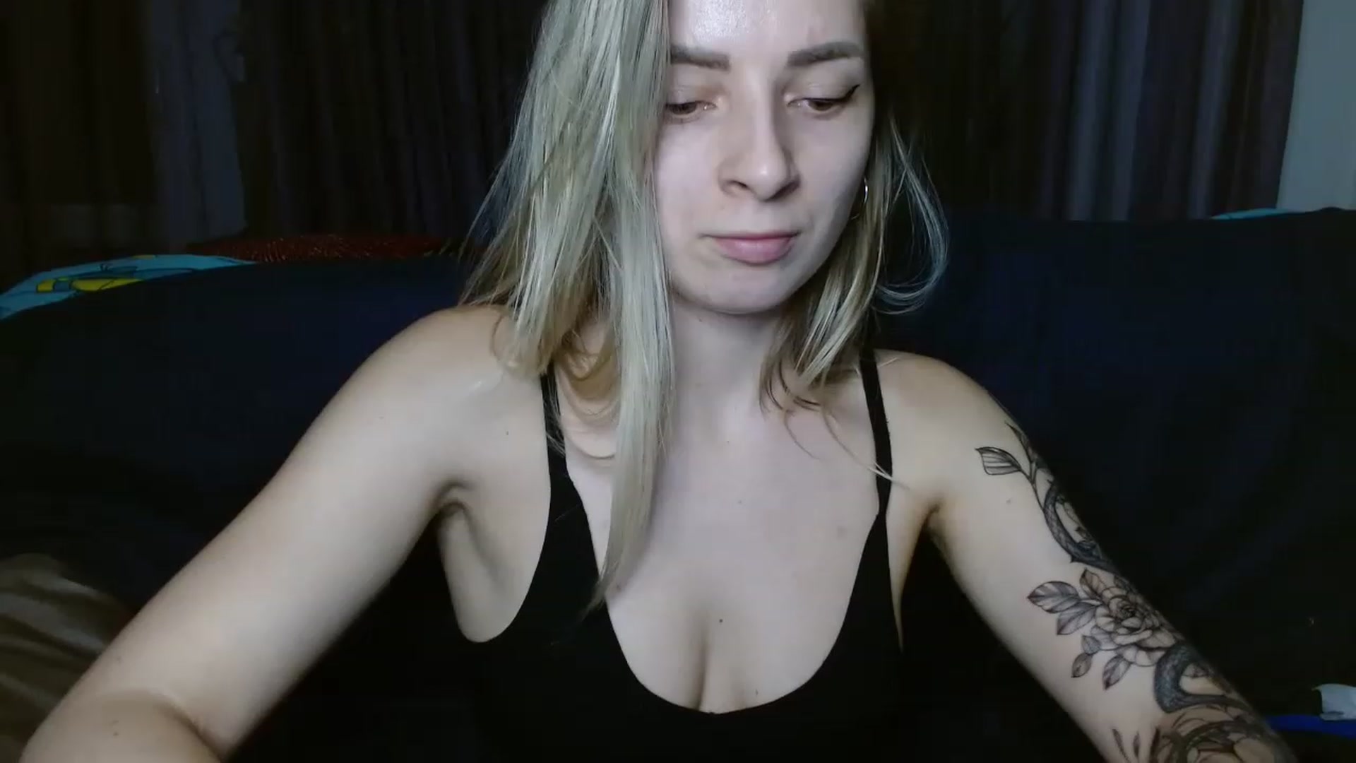 Gallery image thumbnail from NanaFox's myfreecams stream on, 12/16/2022, 21:14 image 10 of 20