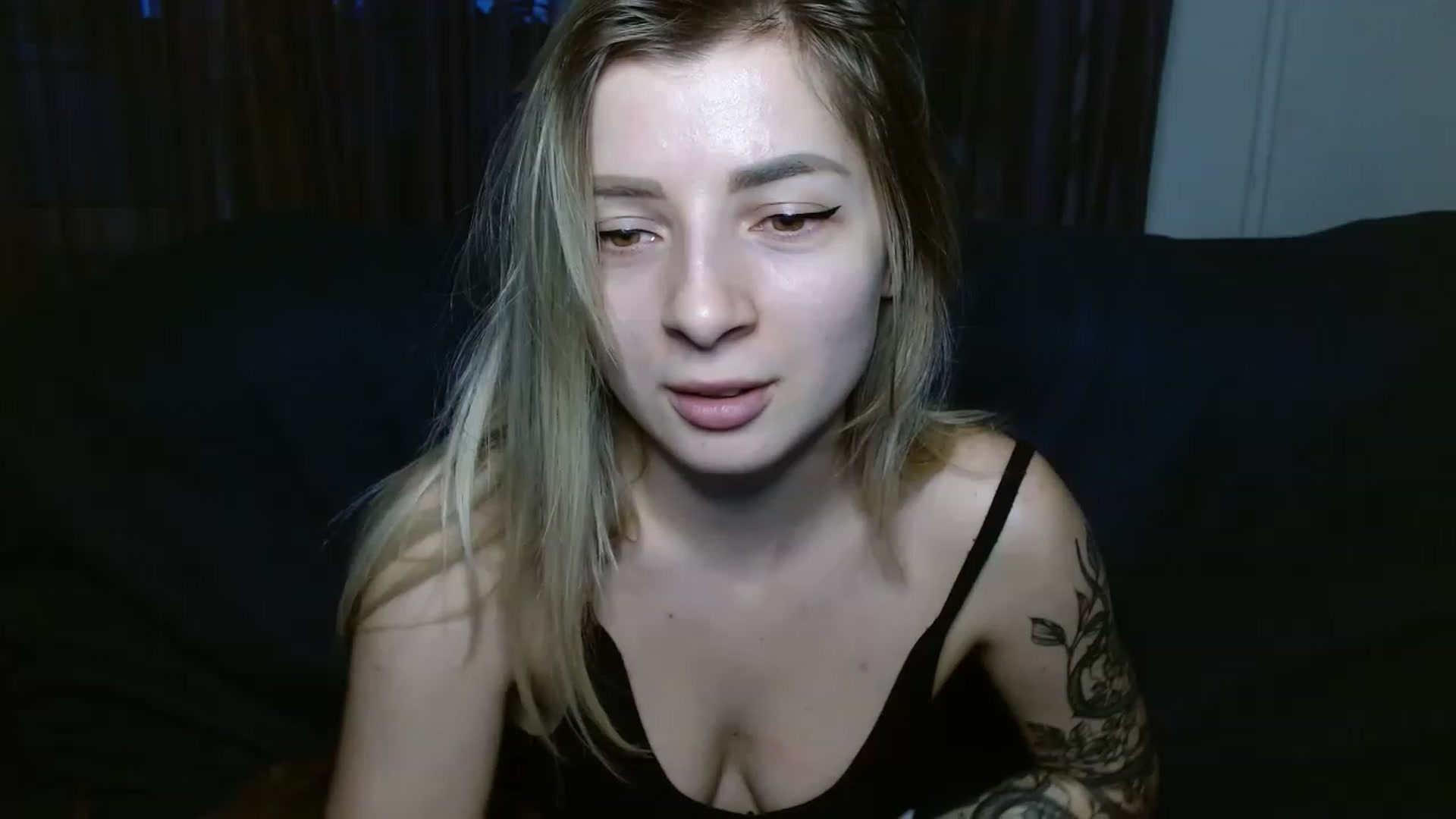 Gallery image thumbnail from NanaFox's myfreecams stream on, 12/18/2022, 14:25 image 15 of 20