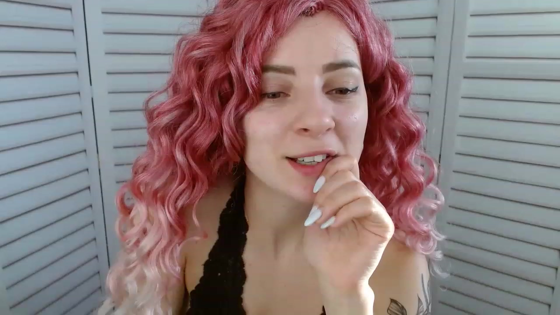 Gallery image thumbnail from NanaFox's myfreecams stream on, 12/21/2022, 13:12 image 15 of 20