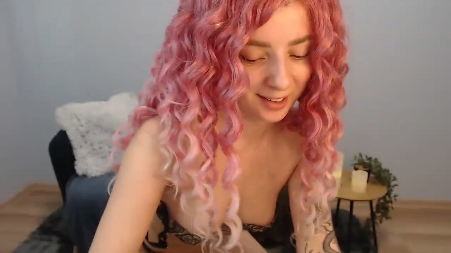 Gallery image thumbnail from NanaFox's myfreecams stream on, 12/23/2022, 10:33 image 8 of 20