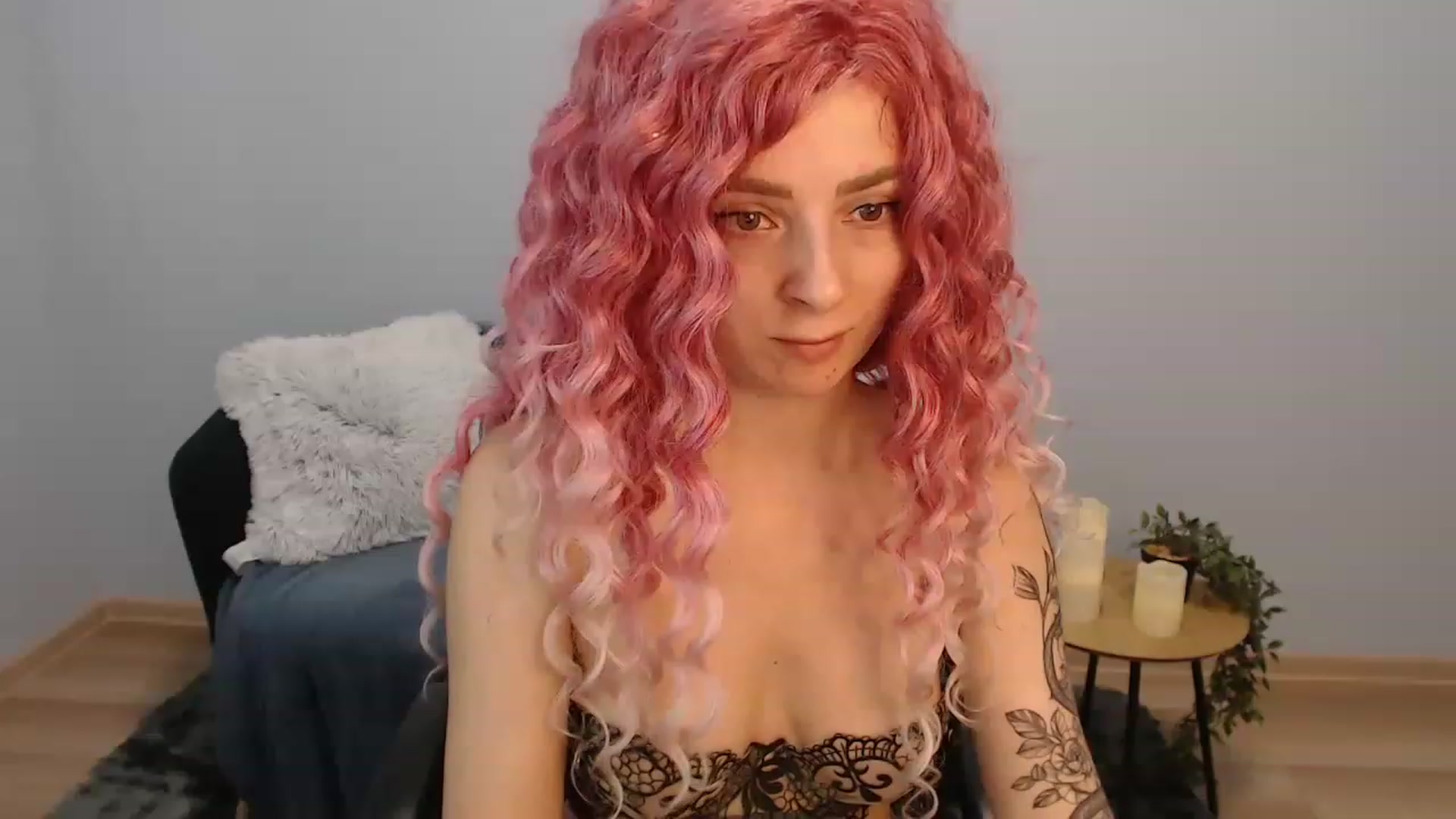Gallery image thumbnail from NanaFox's myfreecams stream on, 12/23/2022, 11:54 image 7 of 20
