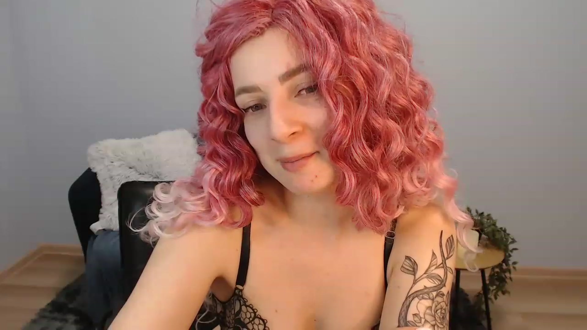 Gallery image thumbnail from NanaFox's myfreecams stream on, 12/23/2022, 12:11 image 18 of 20