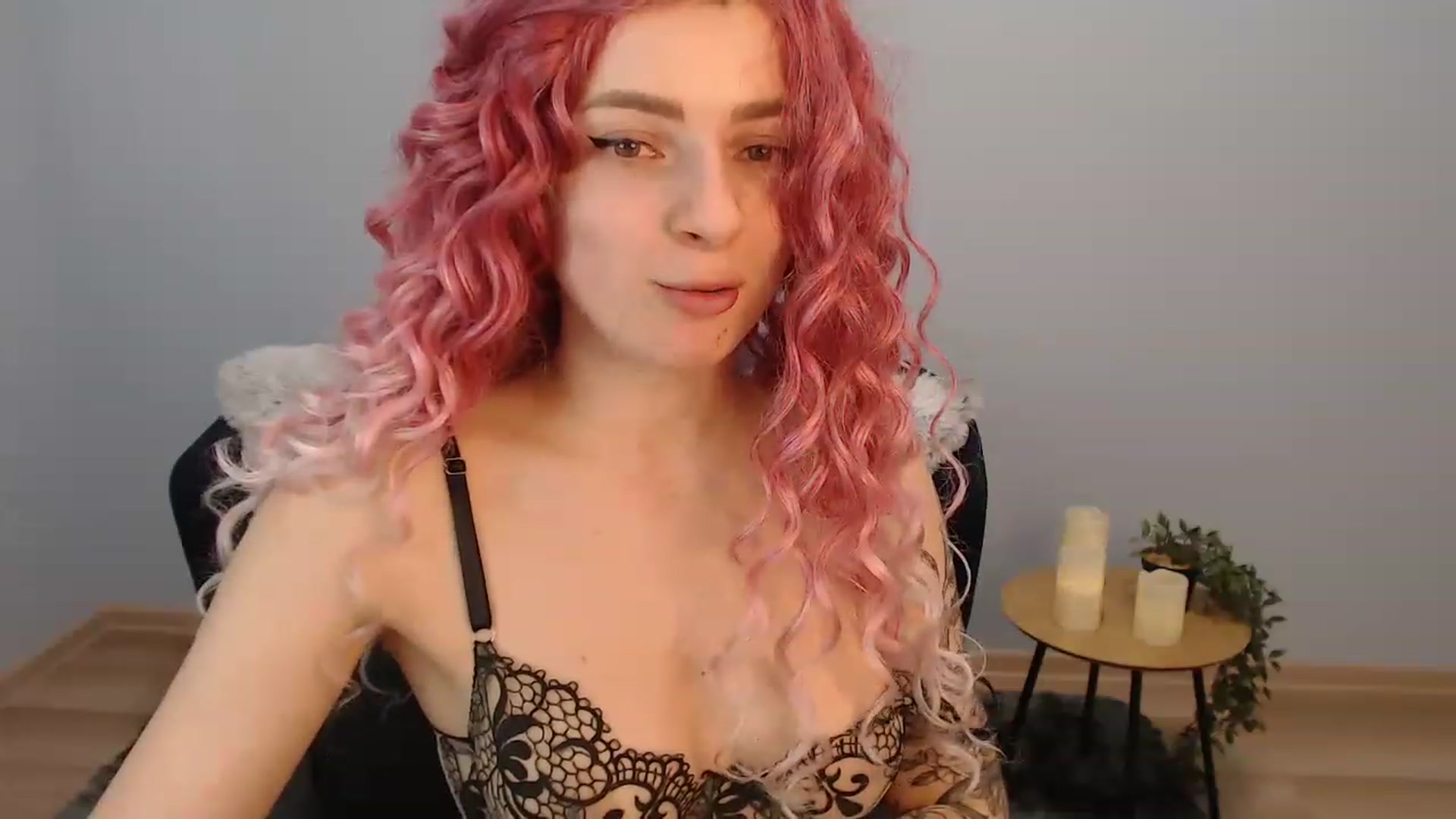 Gallery image thumbnail from NanaFox's myfreecams stream on, 12/23/2022, 12:11 image 13 of 20