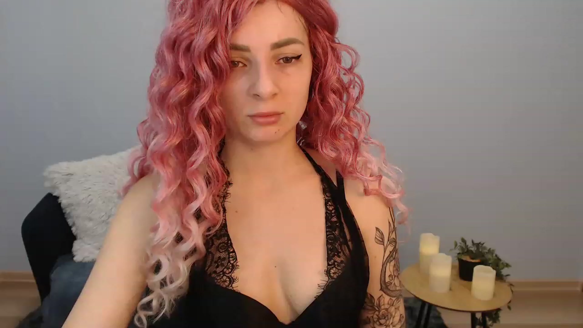 Gallery image thumbnail from NanaFox's myfreecams stream on, 12/24/2022, 09:38 image 9 of 20