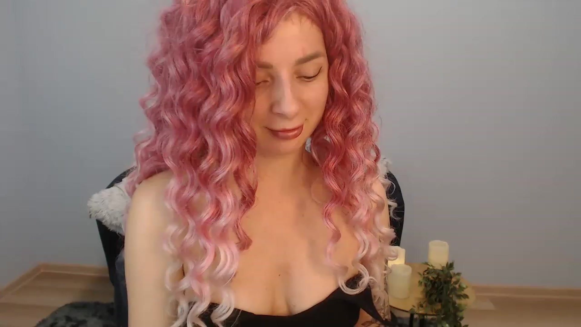 Gallery image thumbnail from NanaFox's myfreecams stream on, 12/27/2022, 11:41 image 17 of 20