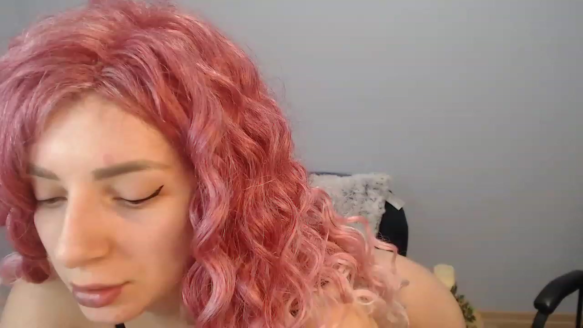 Gallery image thumbnail from NanaFox's myfreecams stream on, 12/27/2022, 11:41 image 1 of 20