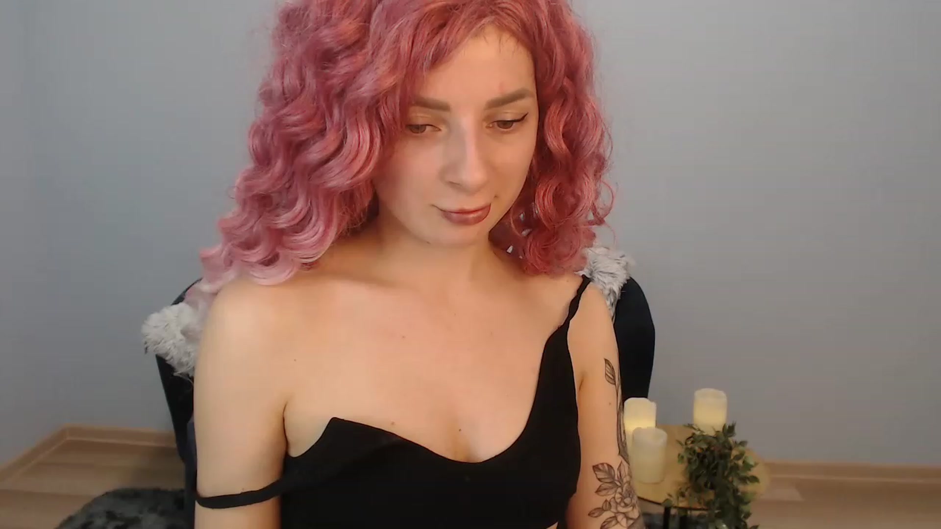Gallery image thumbnail from NanaFox's myfreecams stream on, 12/27/2022, 11:41 image 14 of 20