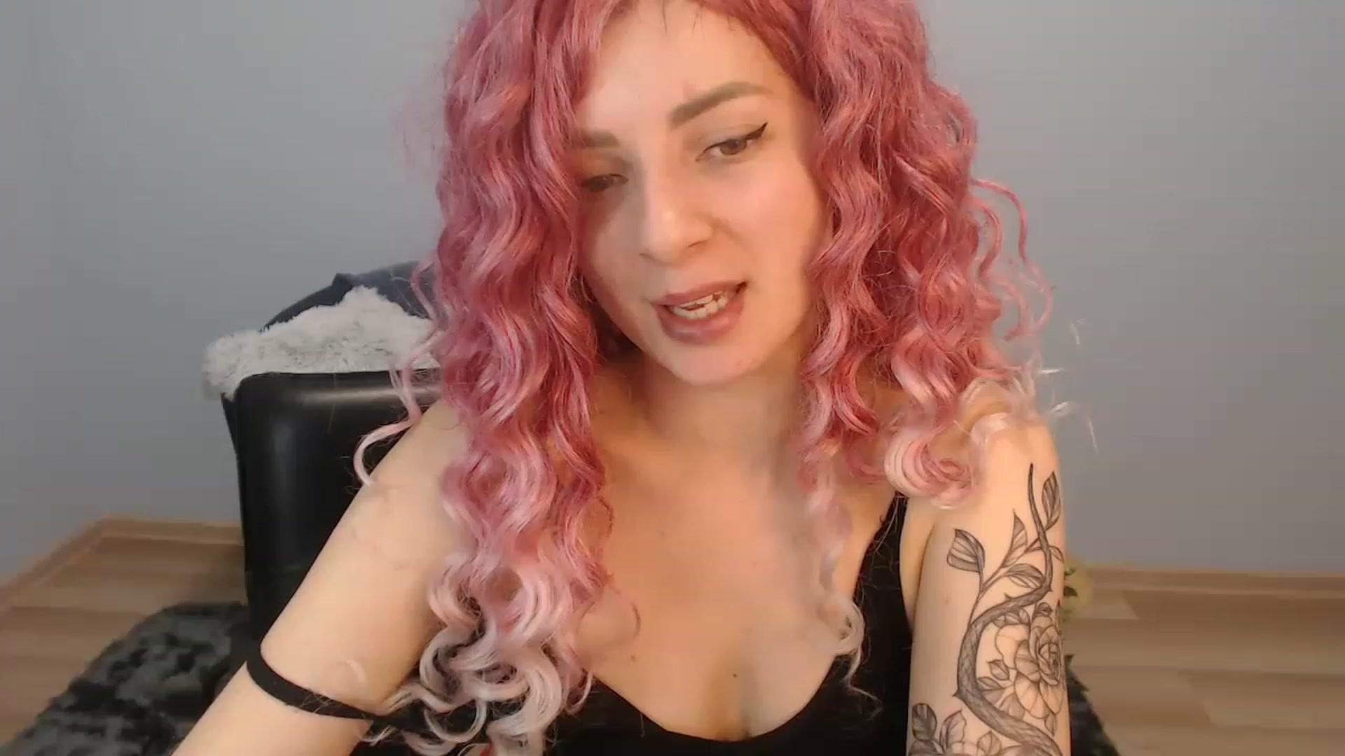 Gallery image thumbnail from NanaFox's myfreecams stream on, 12/27/2022, 12:46 image 16 of 20