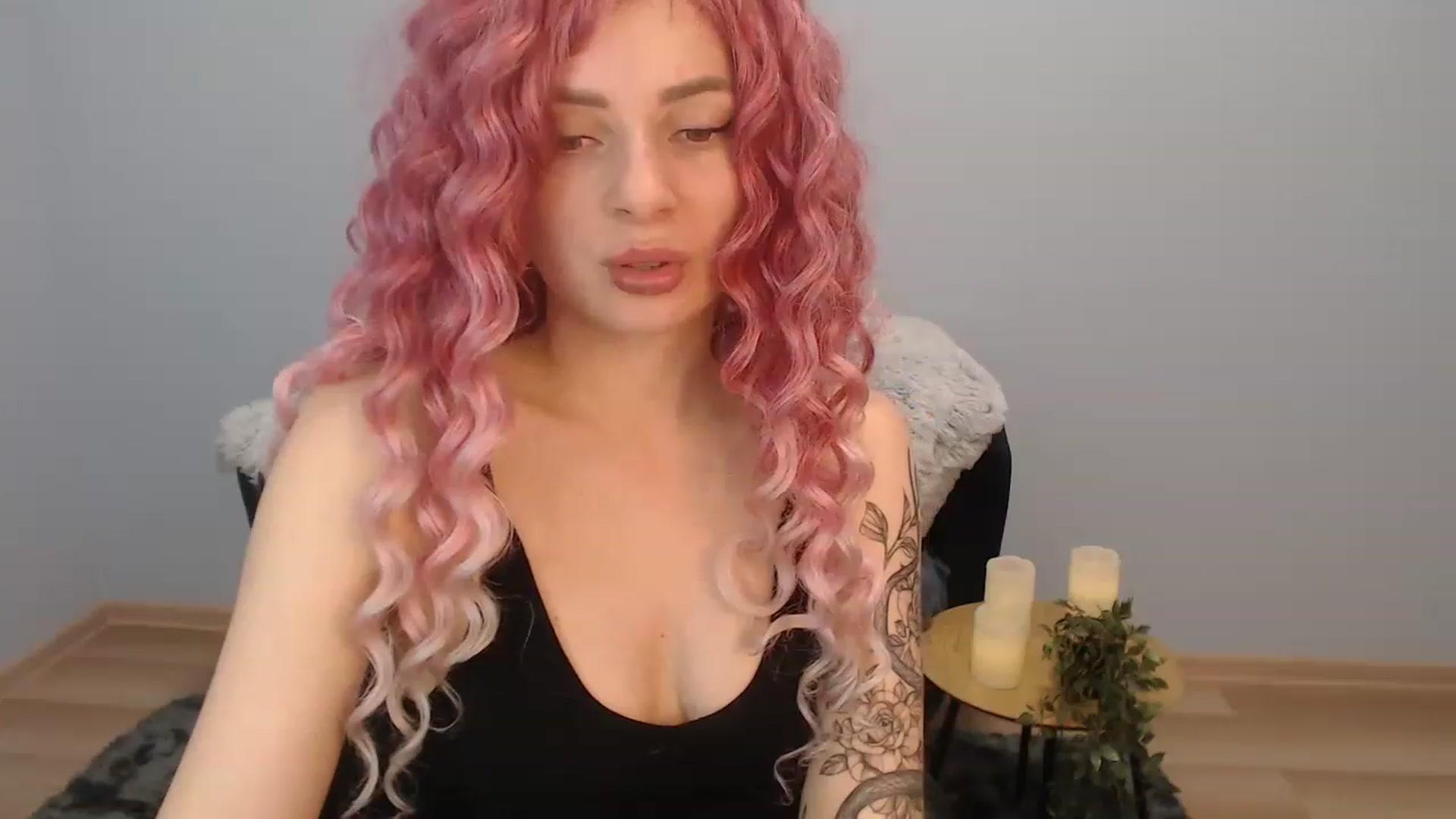 Gallery image thumbnail from NanaFox's myfreecams stream on, 12/27/2022, 12:46 image 11 of 20