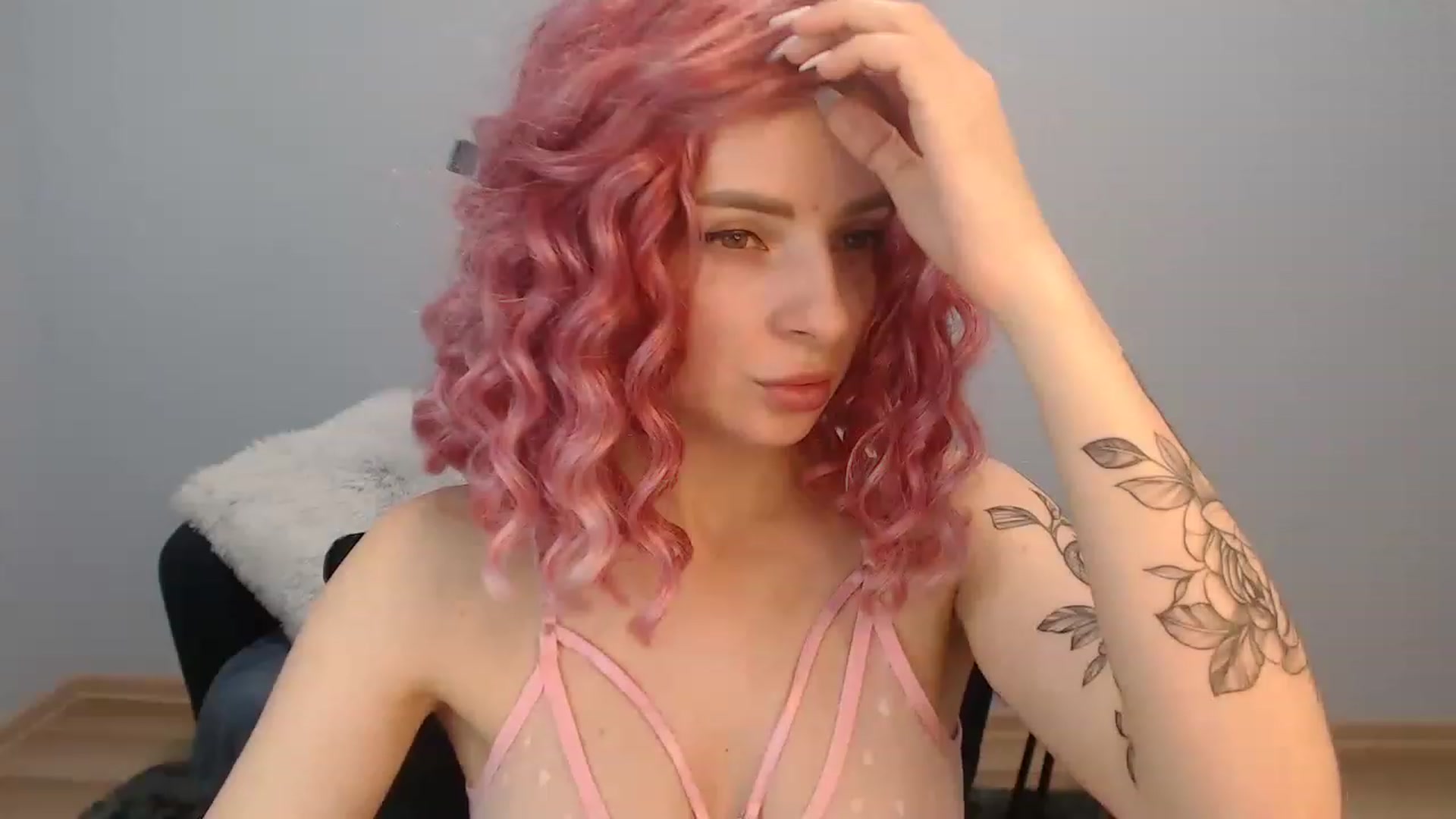 Gallery image thumbnail from NanaFox's myfreecams stream on, 01/06/2023, 11:11 image 9 of 20