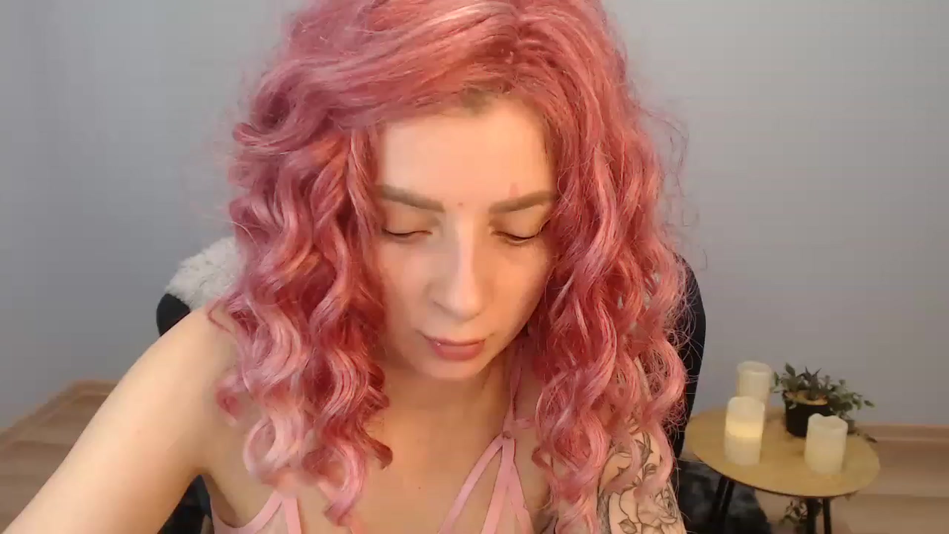 Gallery image thumbnail from NanaFox's myfreecams stream on, 01/06/2023, 12:20 image 7 of 20
