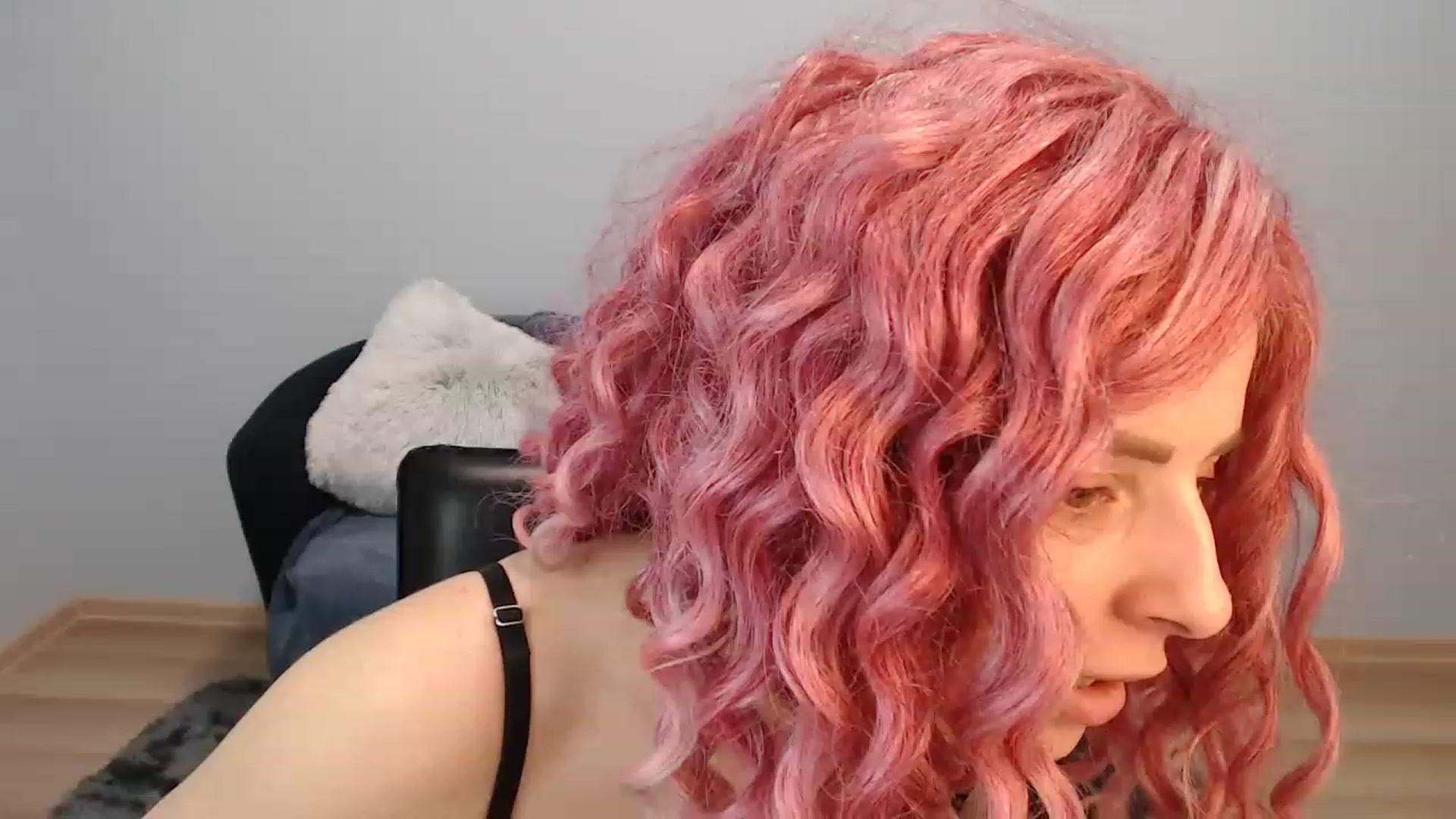 Gallery image thumbnail from NanaFox's myfreecams stream on, 01/08/2023, 12:29 image 5 of 20