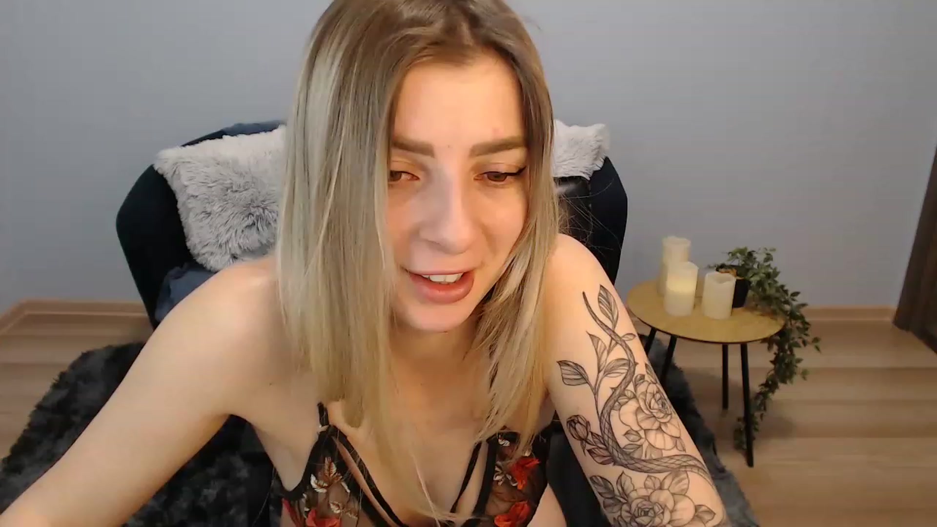 Gallery image thumbnail from NanaFox's myfreecams stream on, 01/13/2023, 11:12 image 3 of 20