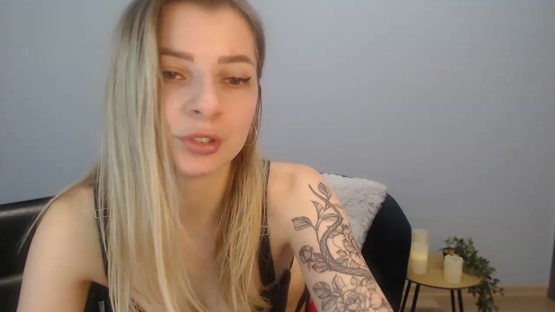 Gallery image thumbnail from NanaFox's myfreecams stream on, 01/15/2023, 10:07 image 9 of 20