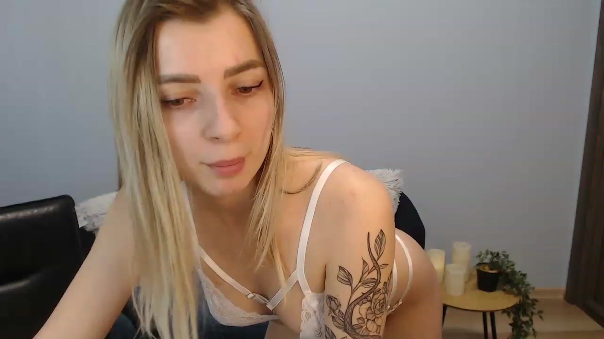 Gallery image thumbnail from NanaFox's myfreecams stream on, 01/19/2023, 12:32 image 16 of 20