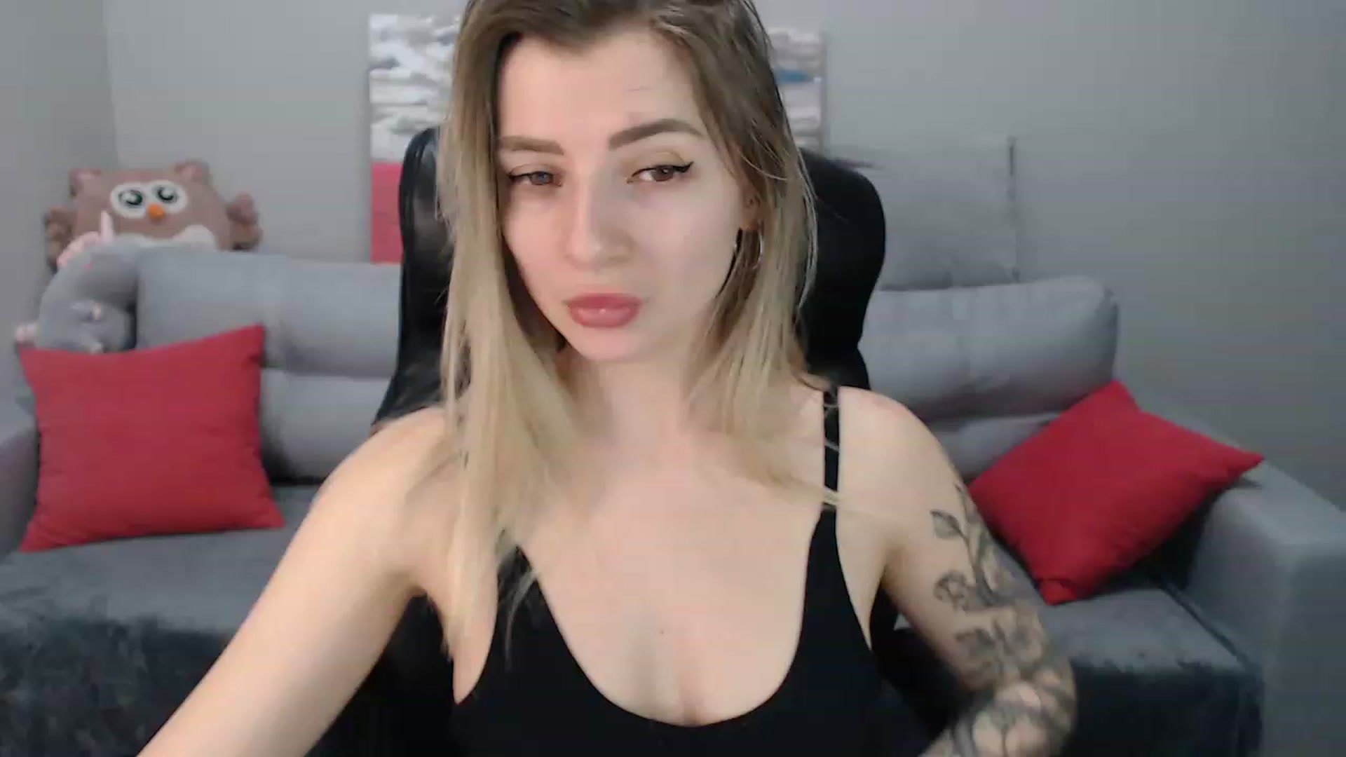 Gallery image thumbnail from NanaFox's myfreecams stream on, 01/21/2023, 09:24 image 4 of 20