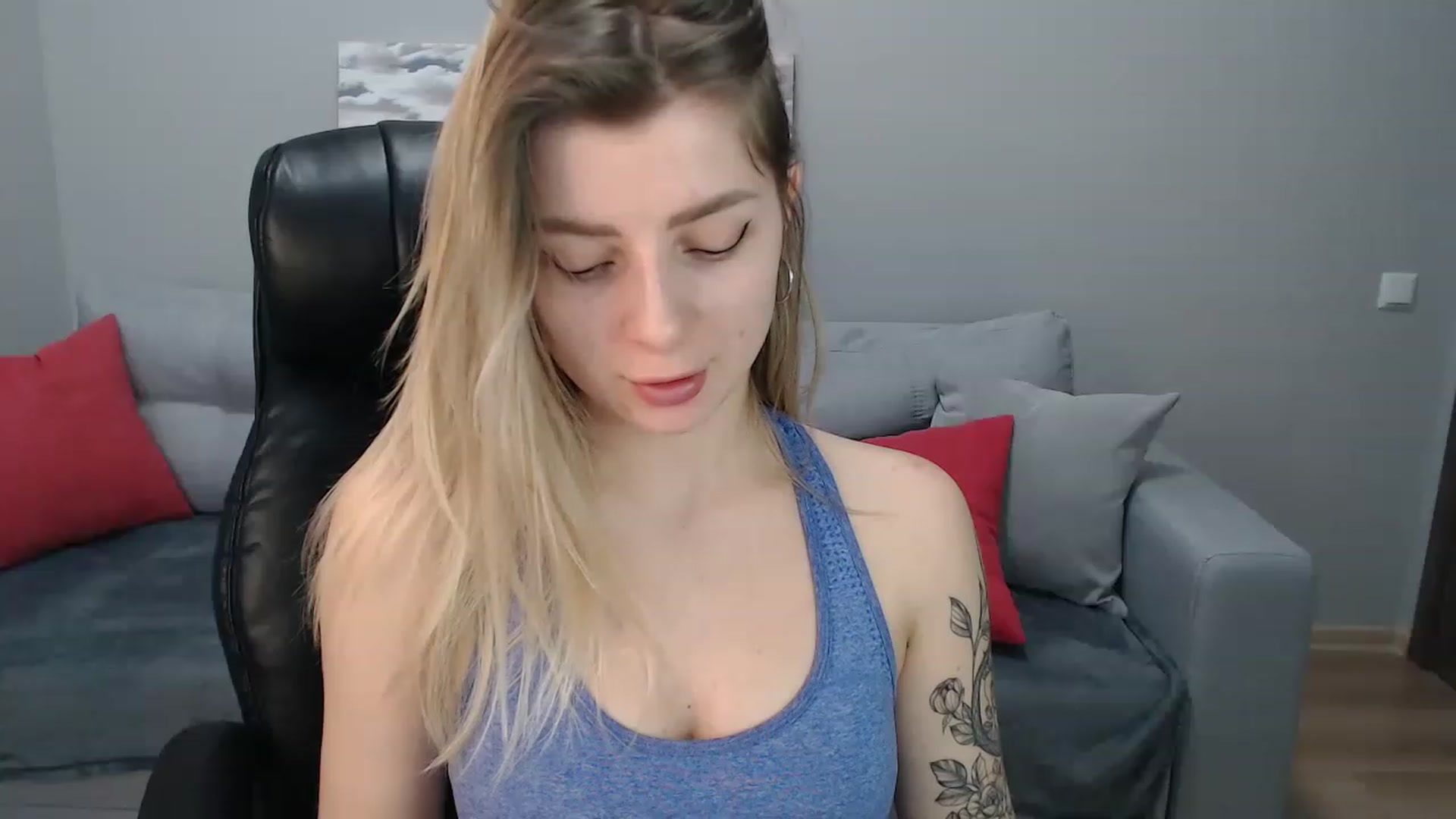 Gallery image thumbnail from NanaFox's myfreecams stream on, 02/01/2023, 09:22 image 9 of 20