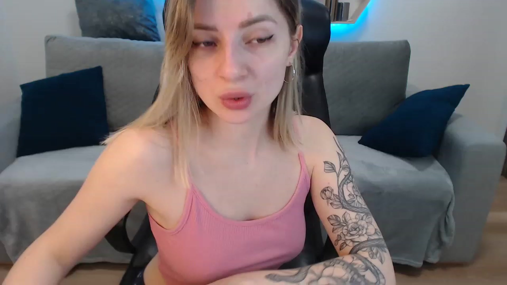 Gallery image thumbnail from NanaFox's myfreecams stream on, 03/30/2023, 10:38 image 19 of 20