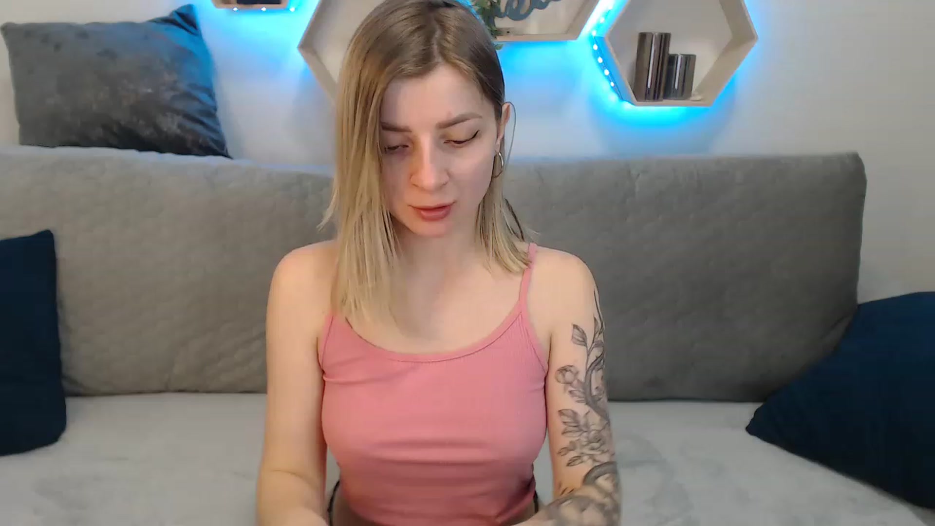 Gallery image thumbnail from NanaFox's myfreecams stream on, 03/30/2023, 11:36 image 12 of 20