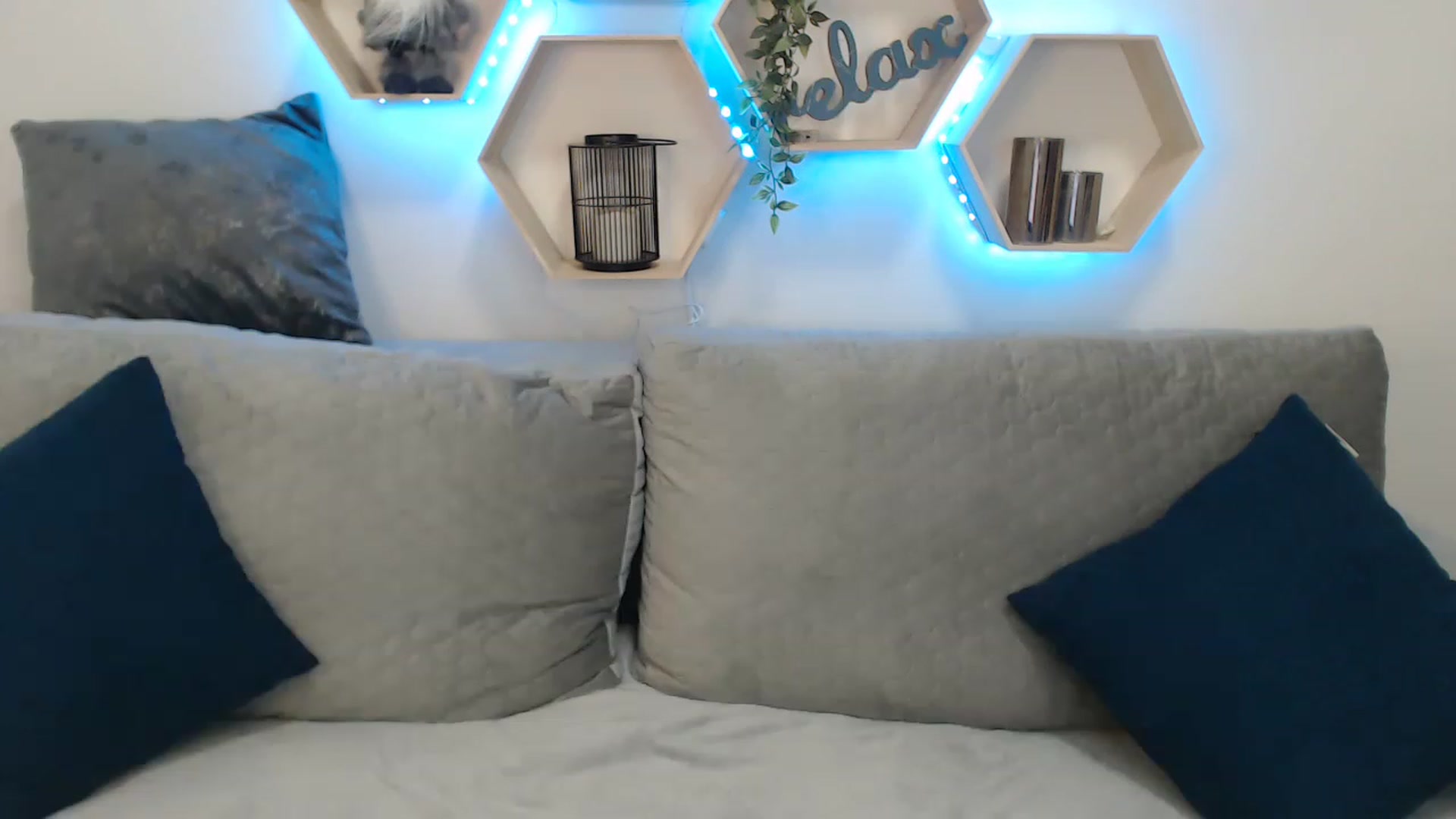 Gallery image thumbnail from NanaFox's myfreecams stream on, 03/30/2023, 13:02 image 20 of 20