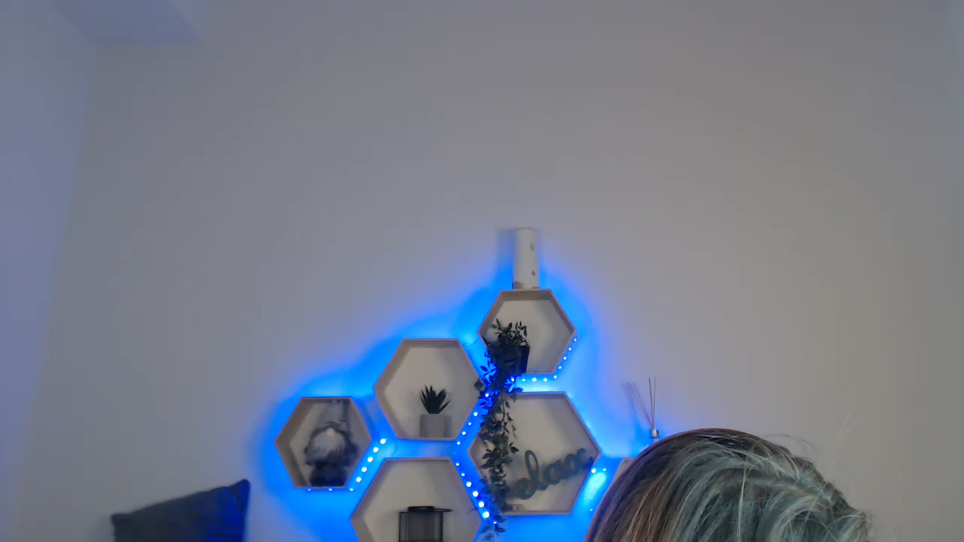 Gallery image thumbnail from NanaFox's myfreecams stream on, 04/02/2023, 09:26 image 7 of 20