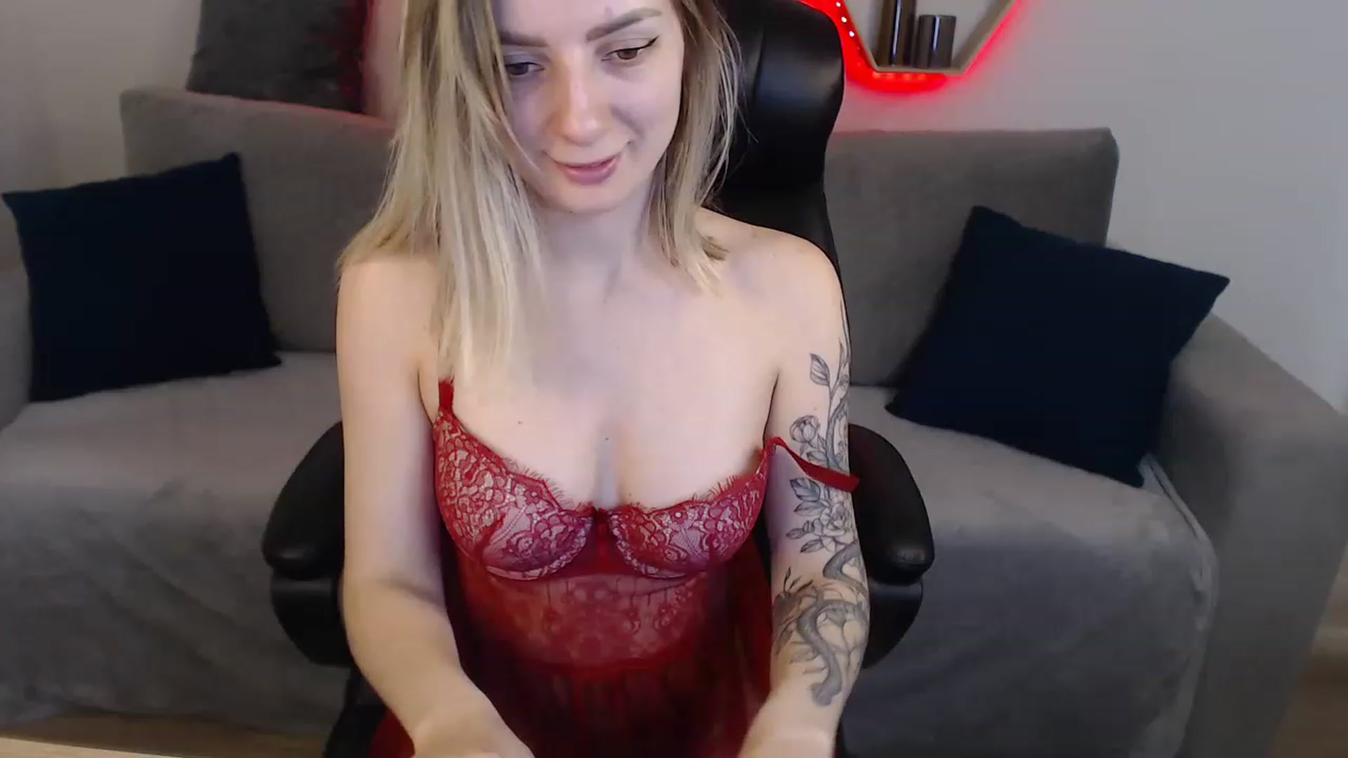 Gallery image thumbnail from NanaFox's myfreecams stream on, 04/05/2023, 09:34 image 17 of 20