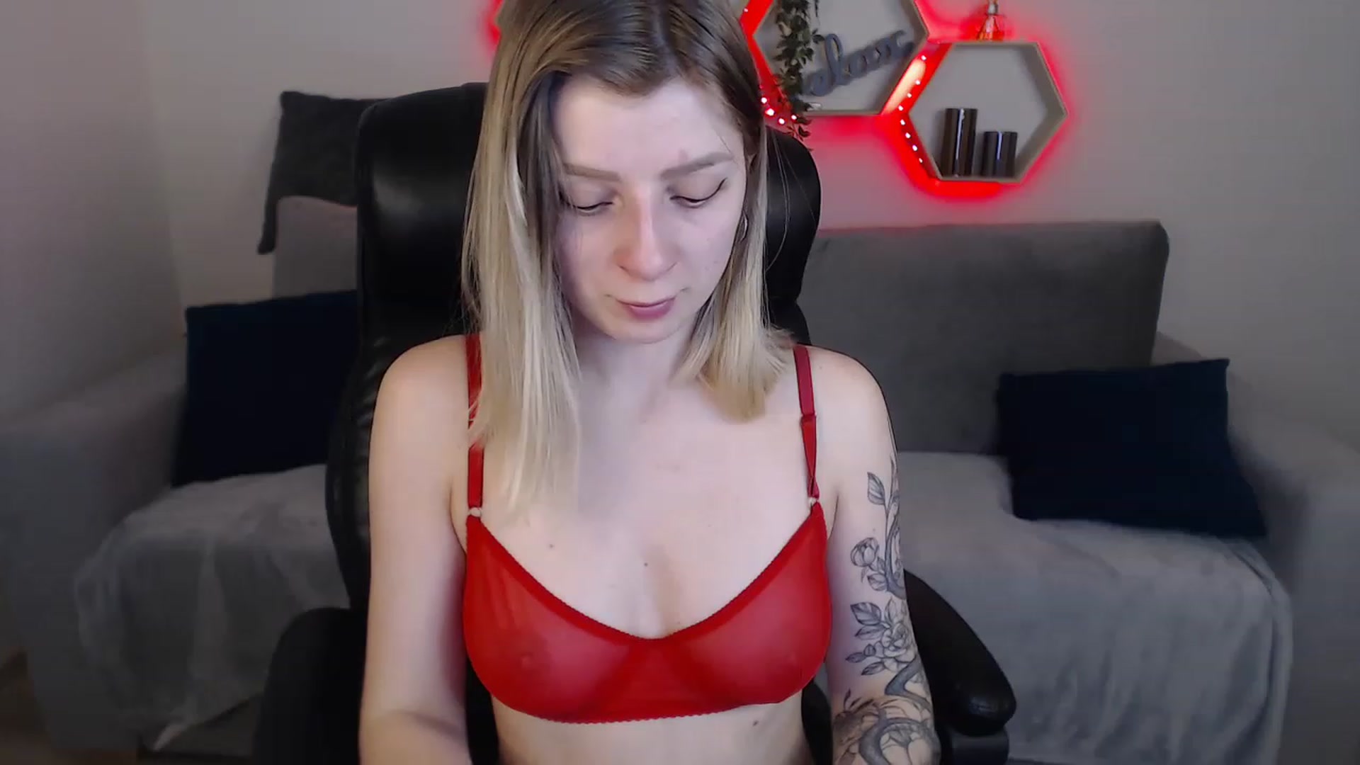 Gallery image thumbnail from NanaFox's myfreecams stream on, 04/13/2023, 11:23 image 16 of 20