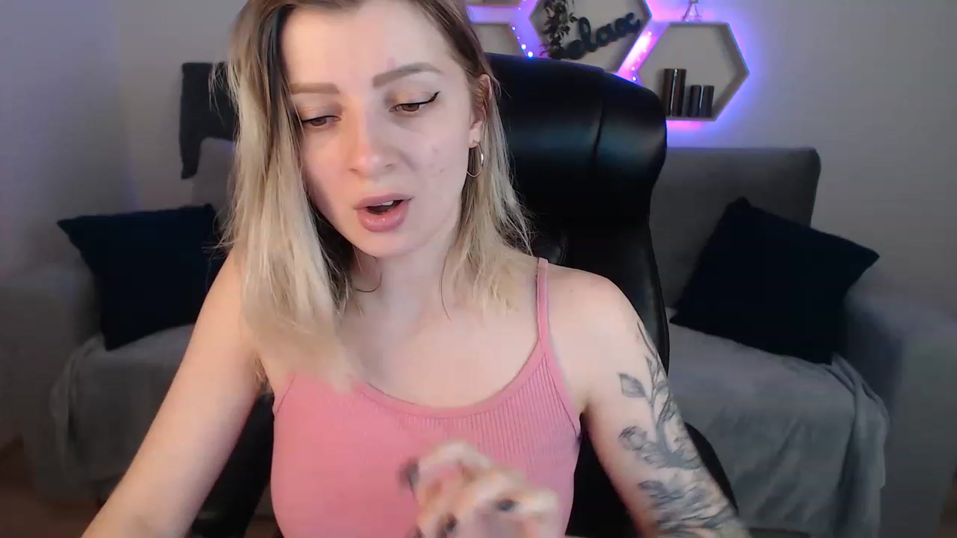 Gallery image thumbnail from NanaFox's myfreecams stream on, 04/16/2023, 12:49 image 5 of 20