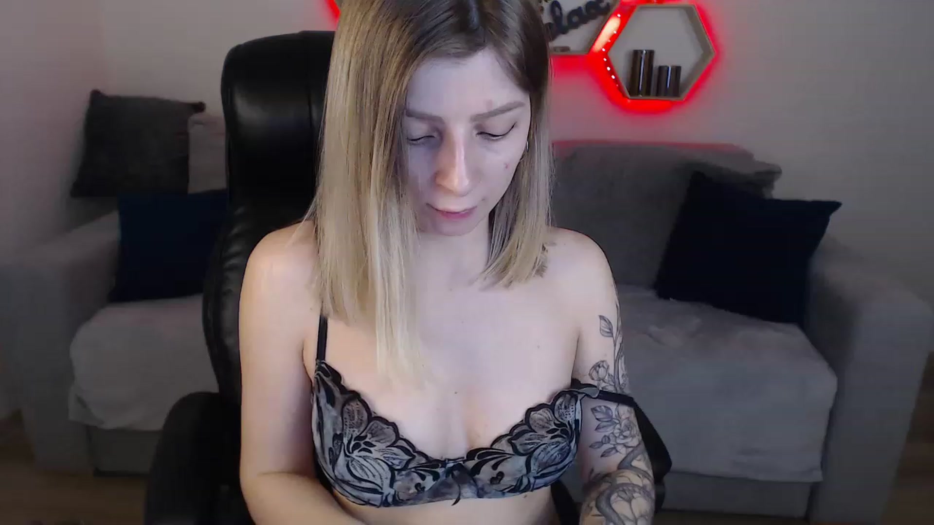 Gallery image thumbnail from NanaFox's myfreecams stream on, 04/21/2023, 11:42 image 12 of 20