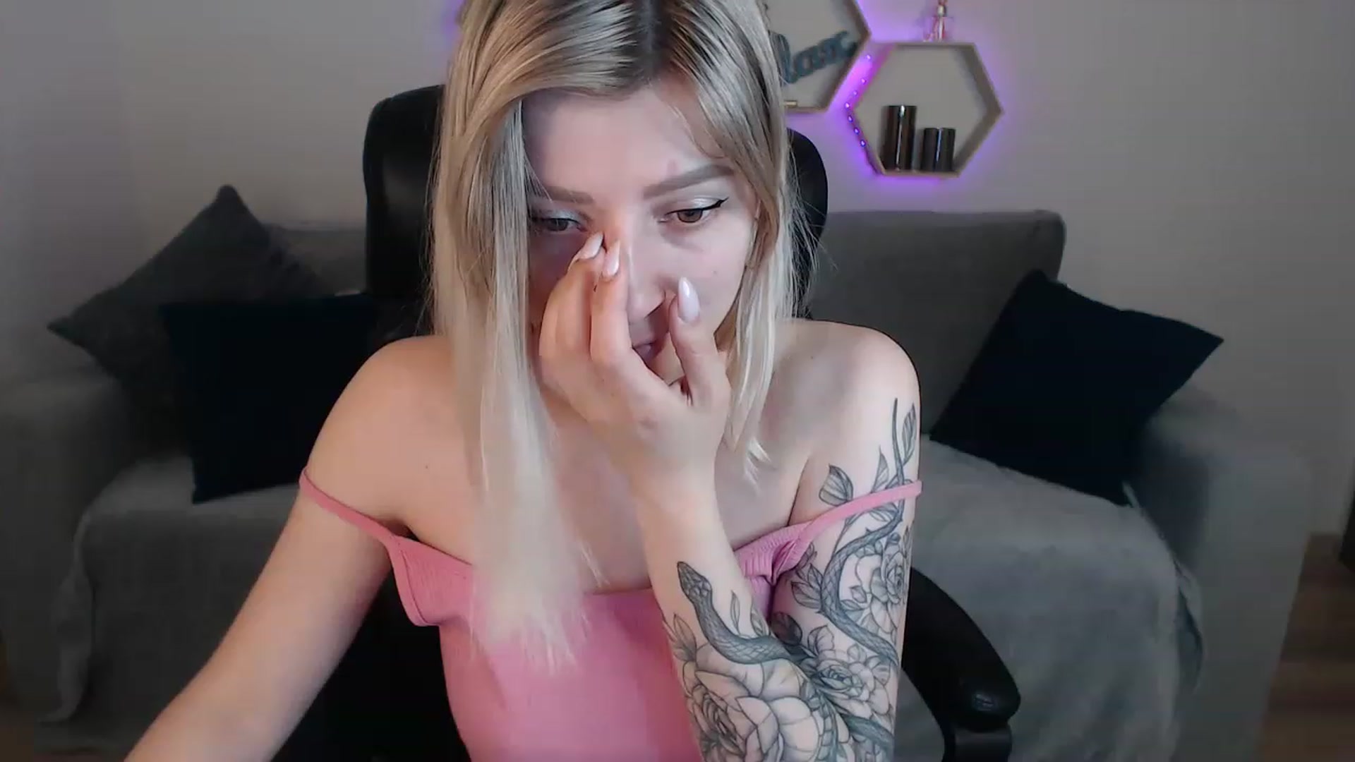 Gallery image thumbnail from NanaFox's myfreecams stream on, 05/24/2023, 08:57 image 5 of 20