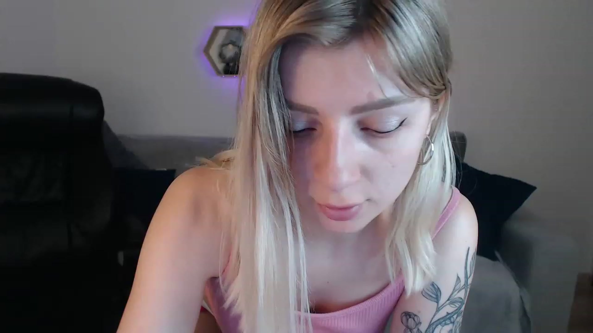 Gallery image thumbnail from NanaFox's myfreecams stream on, 05/24/2023, 08:57 image 20 of 20