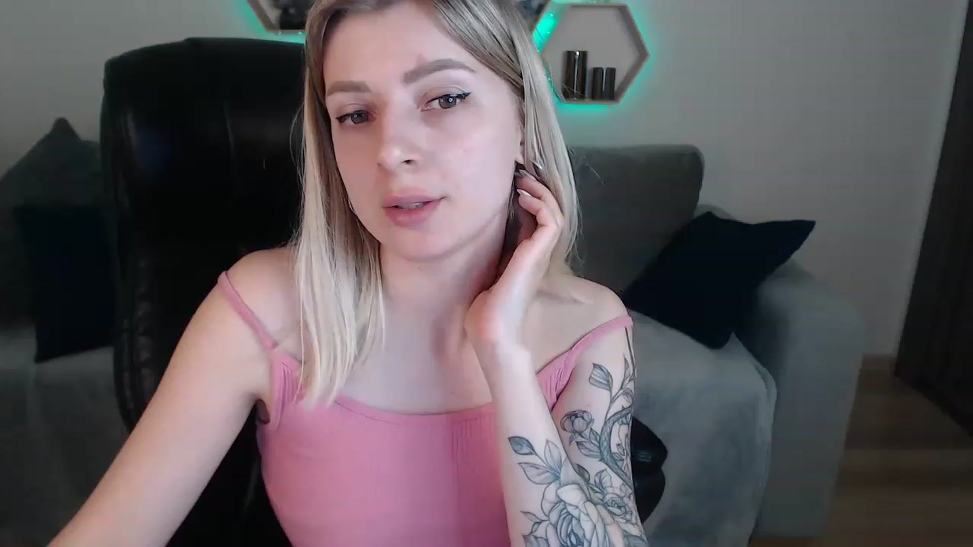 Gallery image thumbnail from NanaFox's myfreecams stream on, 05/24/2023, 12:39 image 10 of 20