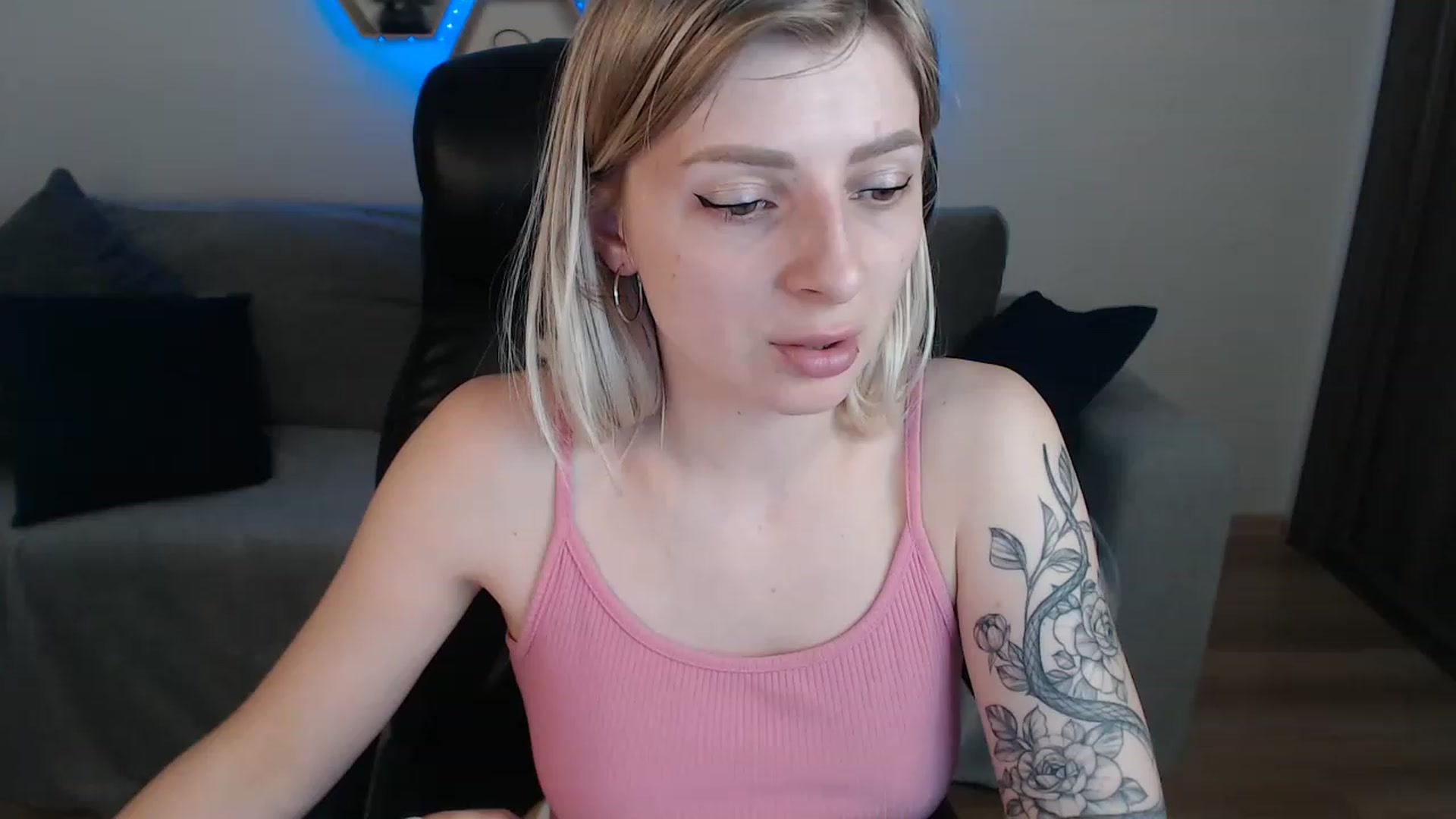 Gallery image thumbnail from NanaFox's myfreecams stream on, 05/24/2023, 13:55 image 8 of 20